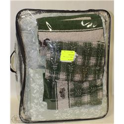 NEW QUEEN SIZED COMFORTER,WITH