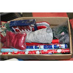 LARGE BOX W/CHRISTMAS DÉCOR INCL. TABLE