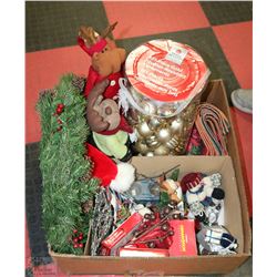 LARGE BOX W/CHRISTMAS DÉCOR INCL. 5