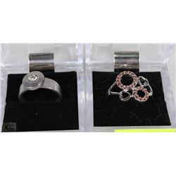 LOT OF 2 WOMENS FASHION RINGS