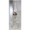 Image 1 : ESTATE GLASS OIL LAMP