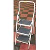 Image 1 : 3 STEP 32" STEP LADDER