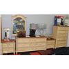 Image 1 : 5 PC BEDROOM FURNITURE SET INCLUDES