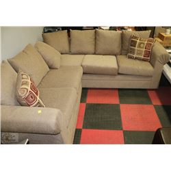 SHOWHOME BEIGE FABRIC SECTIONAL WITH ACCENT