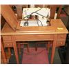 Image 1 : VINTAGE SINGER 247 SEWING MACHINE IN CABINET
