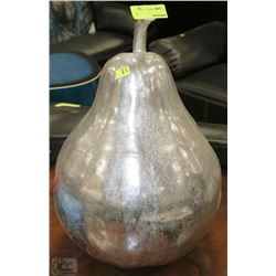 LARGE SHOWHOME PEAR CENTERPIECE