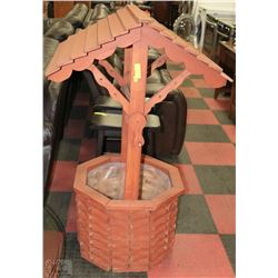 LARGE CEDAR GARDEN WISHING WELL PLANTER