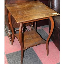 VINTAGE 2-TIER TABLE