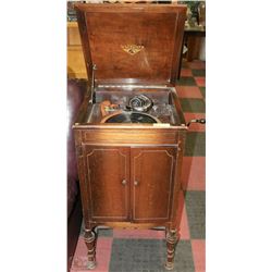 ANTIQUE VICTROLA PHONOGRAPH