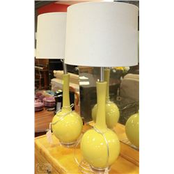 SHOWHOME PAIR OF YELLOW LAMPS