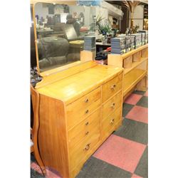 VINTAGE MAPLE 6 DRAWER DRESSER WITH MIRROR
