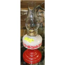 RARE QUEEN MARY OIL LAMP