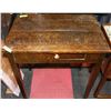 Image 1 : ESTATE VINTAGE TIGER OAK WRITING DESK