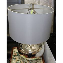 SHOWHOME TABLE LAMP ON CHOICE