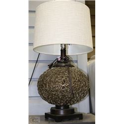SHOWHOME TABLE LAMP ON CHOICE