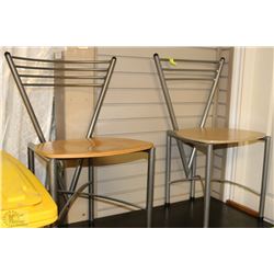 2 METAL MODERN SIDE CHAIRS