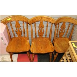 SET OF 3 VINTAGE ESTATE OAK SIDECHAIRS