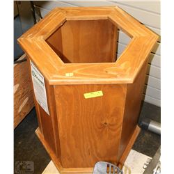 AQUARIUM LIGHT PINE CABINET