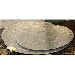 SHOWHOME SET OF 3 LARGE METAL PLATES