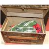 Image 1 : ANTIQUE TRUNK WITH CONTENTS