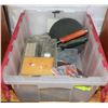 Image 1 : TOTE OF DRYWALL AND PAINT SUPPLIES