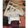 Image 1 : PETMART CARRY KENNEL WITH PET STEP