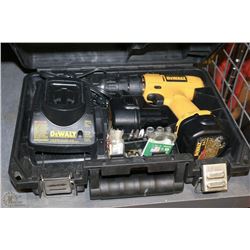 DEWALT 9.6V DRILL, CHARGER & 2 BATTERIES IN CASE
