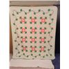 Image 1 : 77"x94" HAND STITCHED POPPY DECORATED QUILT