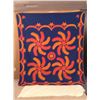 Image 1 : 80x93 HAND STITCHED FEATHER PINWHEEL DECORATED QUILT