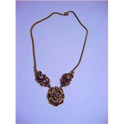 VINTAGE  ROSES NECKLACE      VERY GOOD  CONDITON