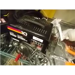 MOTOMASTER BATTERY CHARGER - 10 AMP