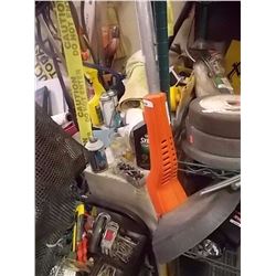 WEED WACKER - ELECTRIC - B & D