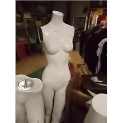 MANNIQUIN  2 PC FULL BODY - FEMALE - NO ARMS