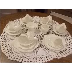 COLLECTOR DISHES - SILVER WINGS - 38 PC