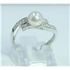 Image 2 : 18K W/G PEARL AND DIAMOND RING/2.20 GRAMS/ROUND DIAMOND 0.04CT /PEARL 6.20 Mm