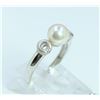 Image 2 : 18K W/G PEARL AND DIAMOND RING/2.30 GRAMS/ROUND DIAMIOND 0.04CT/PEARL 6.90 Mm