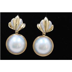 14KY/G  MABE PEARLD AND DIAMOND EARRINGS/4.5 GRAMS/DIAMOND 0.07CT/PEARL 16.00MM APPROX