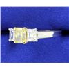 Image 2 : 1.01 carat Fancy Yellow diamond ring