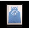 Image 1 : Elgin Baylor Framed Autographed Jersey