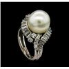 Image 4 : Pearl and Diamond Ring - Platinum