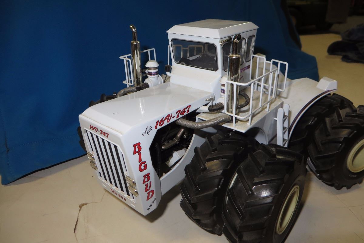 Big Bud 1/32, detailed power shift, Williams bros Big Sandy Montana