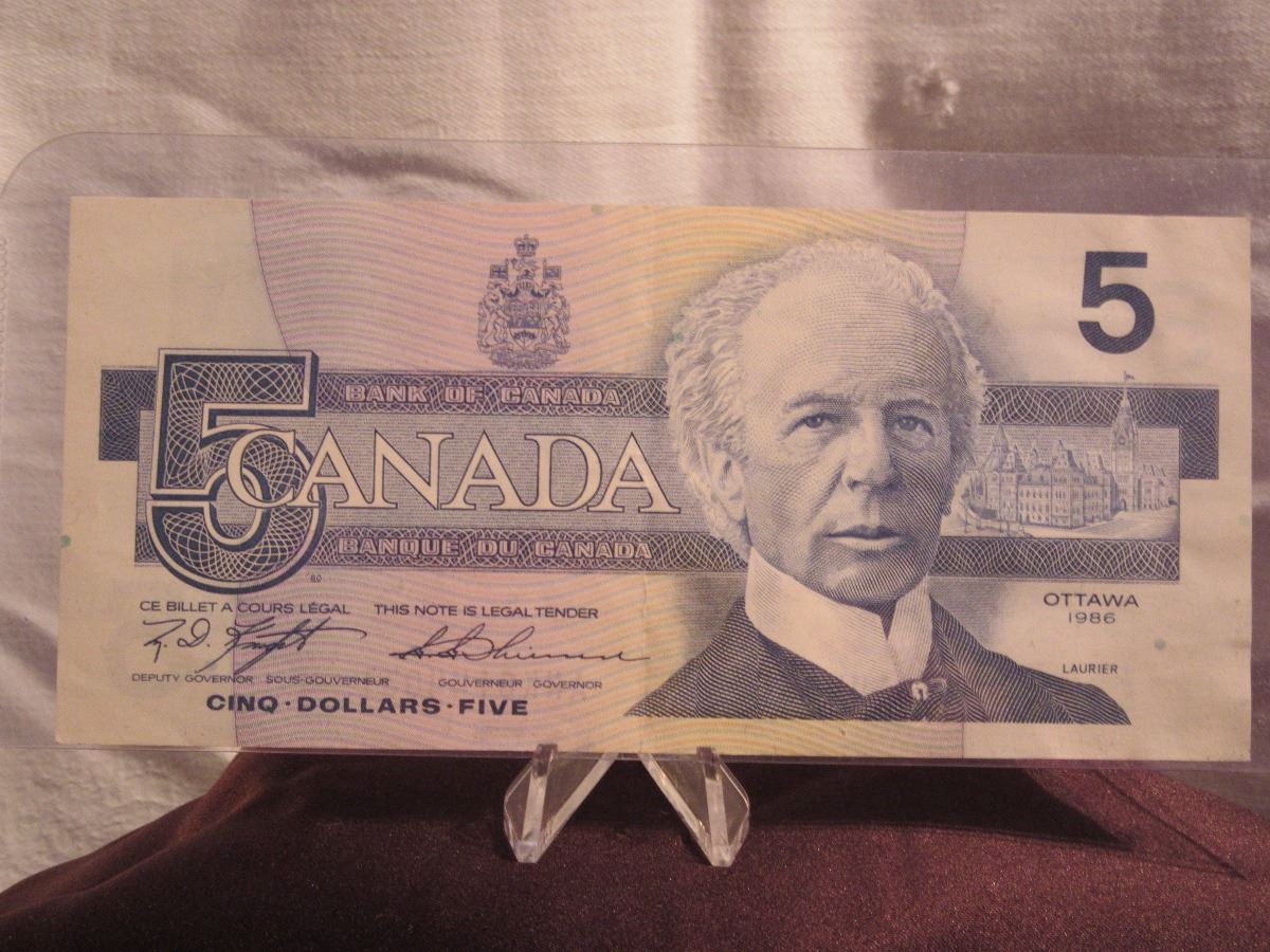 1986 CANADIAN FIVE DOLLAR BILL 1986-canadian-five-dollar-bill