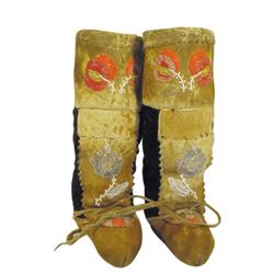 Child's moccasins & leggings, Chippewa 1900-1920's, 12"H.