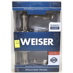 NEW WEISER KEYED ENTRY LOCK HANDLE SET