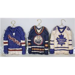 MAPLE LEAFS ON HANGERS