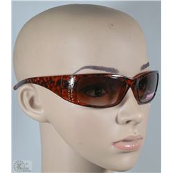 LADIES FOSTER GRANT SUNGLASSES