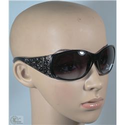 LADIES FOSTER GRANT SUNGLASSES