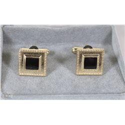 VINTAGE MENS HAND CUFFLINKS