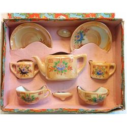 VINTAGE JAPANESE PORCELAIN TOY TEA SET IN BOX