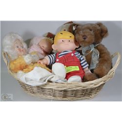 BASKET OF VINTAGE COLLECTIBLE DOLLS/BEARS INCL